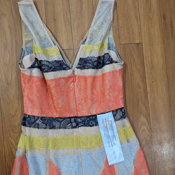 BCBGMAXAZRIA color block lace gown size 0 - Picture 6 of 7